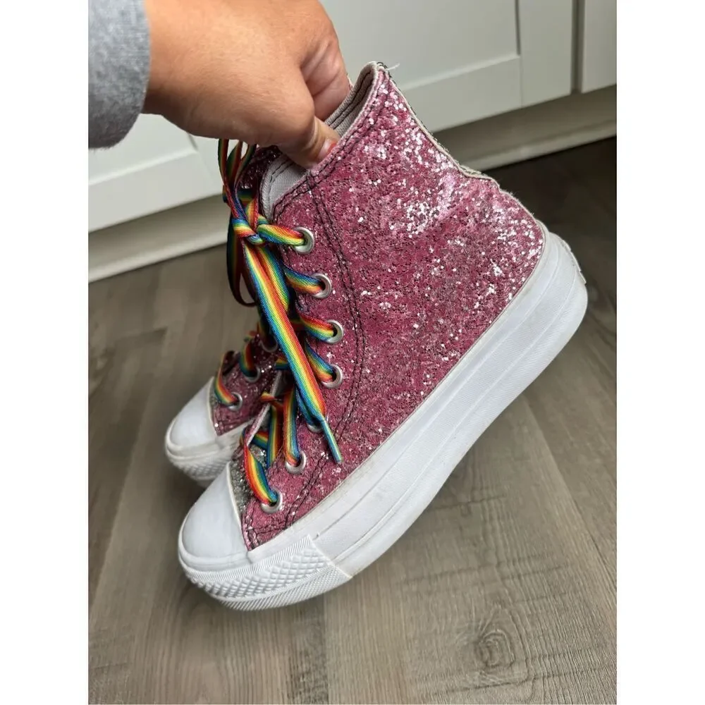 Converse Chuck Taylor’s Platform Pink Glitter Sneakers, Youth 3 / Women’s 4.5